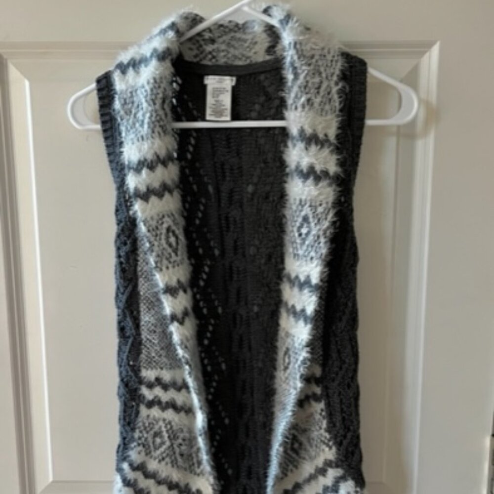 MAX STUDIO KIDS: YOUTH GIRLS BLACK & GRAY OPEN SWEATER VEST CARDIGAN WRAP-SIZE M